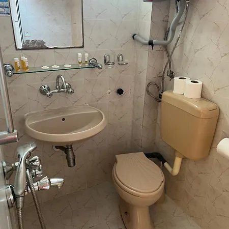 Prima Vera Hotel 2*