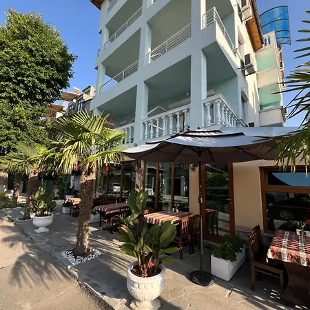 Prima Vera Hotel 2*